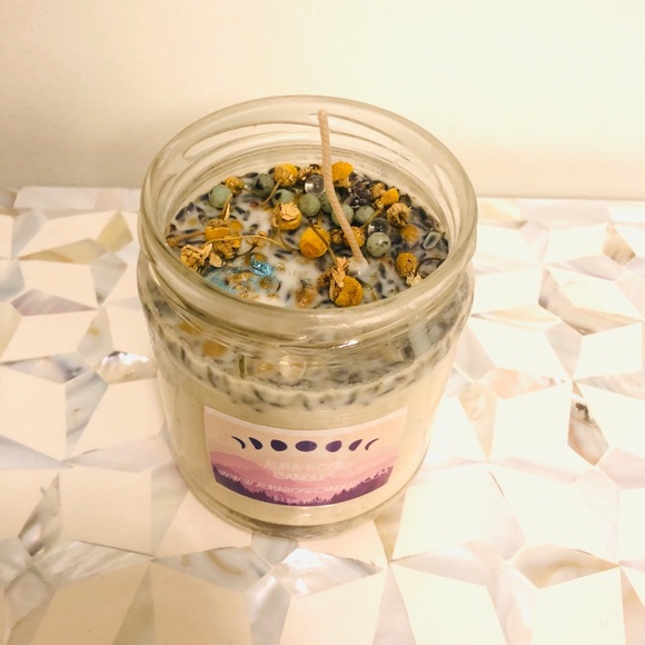 ✨NWT Jade Lilac Lavender Candle - Picture 2 of 3